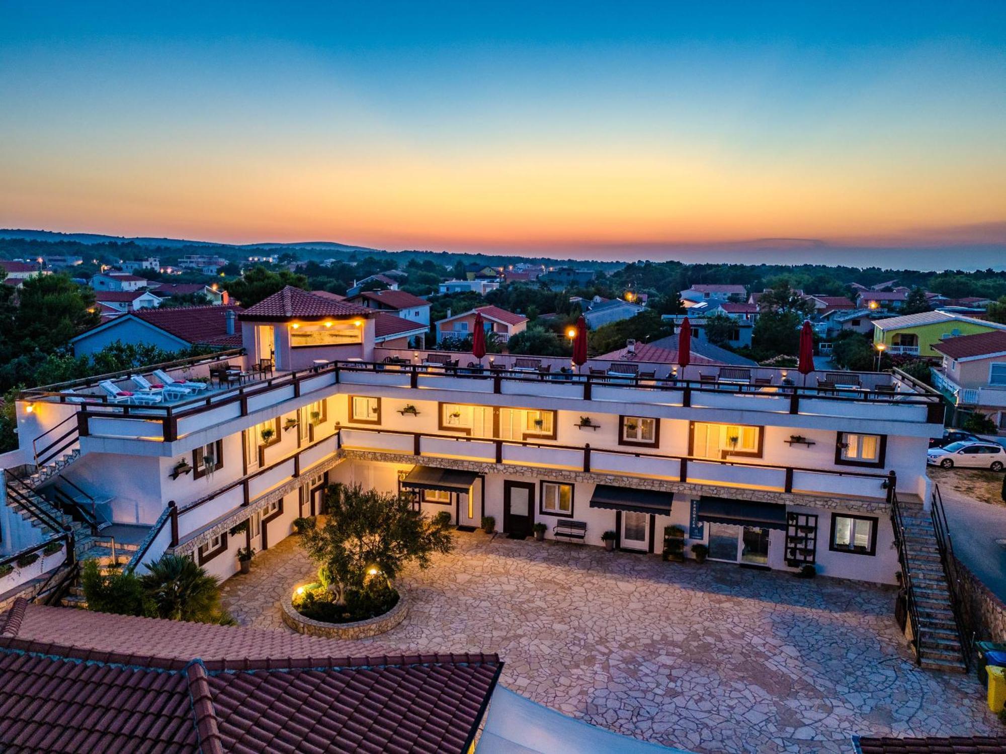 Guesthouse Kod Spavalice Vir Exterior foto
