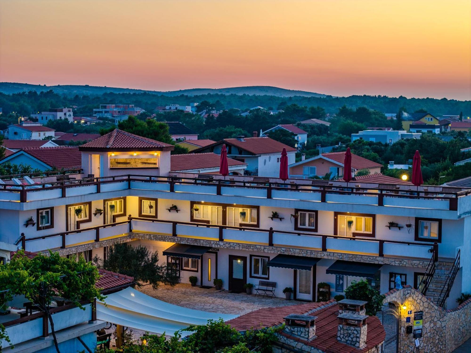Guesthouse Kod Spavalice Vir Exterior foto